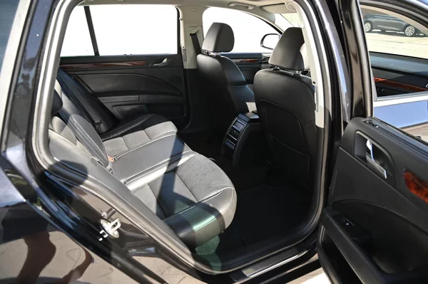 Škoda Superb 2.0TDI 125KW DSG Elegance 9/12 - foto 33