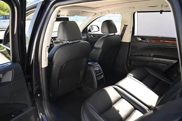 Škoda Superb 2.0TDI 125KW DSG Elegance 9/12 - foto 36