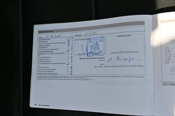 Škoda Superb 2.0TDI 125KW DSG Elegance 9/12 - foto 46