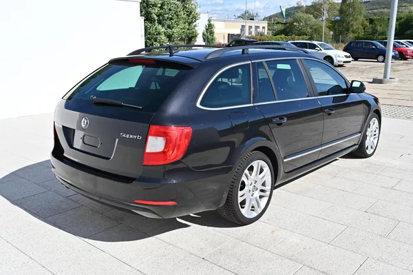 Škoda Superb 2.0TDI 125KW DSG Elegance 9/12 - foto 5