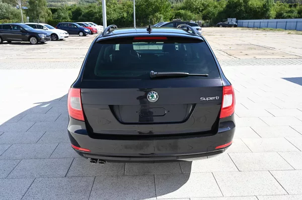 Škoda Superb 2.0TDI 125KW DSG Elegance 9/12 - foto 6