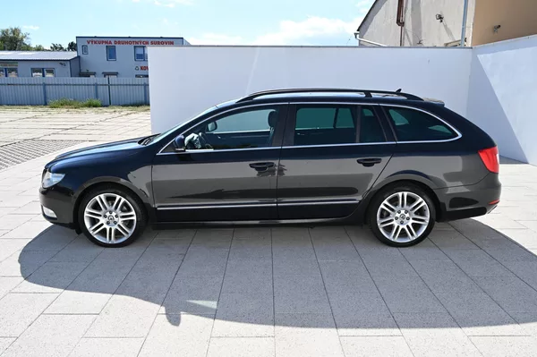 Škoda Superb 2.0TDI 125KW DSG Elegance 9/12 - foto 9
