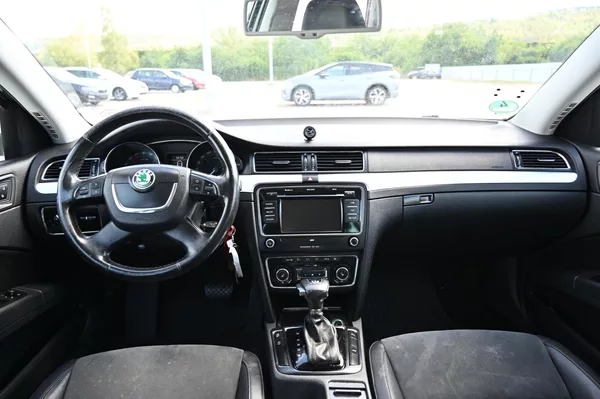 Škoda Superb 2.0TDI 125KW DSG 3/2011 - foto 10