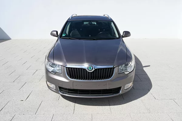 Škoda Superb 2.0TDI 125KW DSG 3/2011 - foto 2