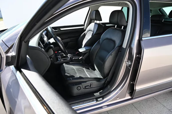 Škoda Superb 2.0TDI 125KW DSG 3/2011 - foto 21