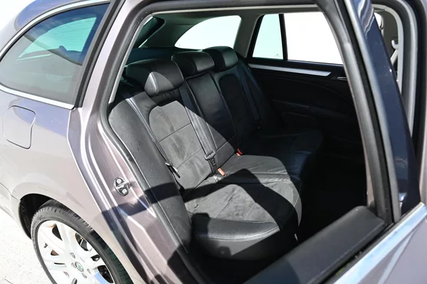 Škoda Superb 2.0TDI 125KW DSG 3/2011 - foto 26