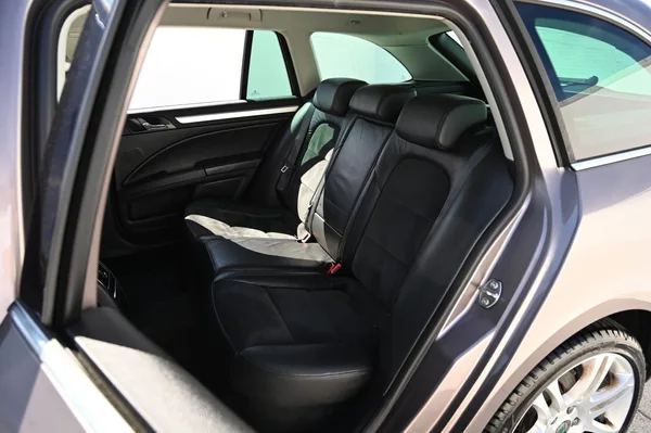 Škoda Superb 2.0TDI 125KW DSG 3/2011 - foto 30