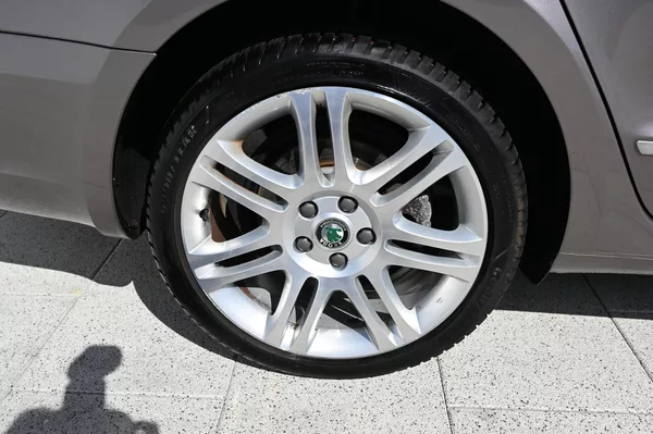 Škoda Superb 2.0TDI 125KW DSG 3/2011 - foto 9