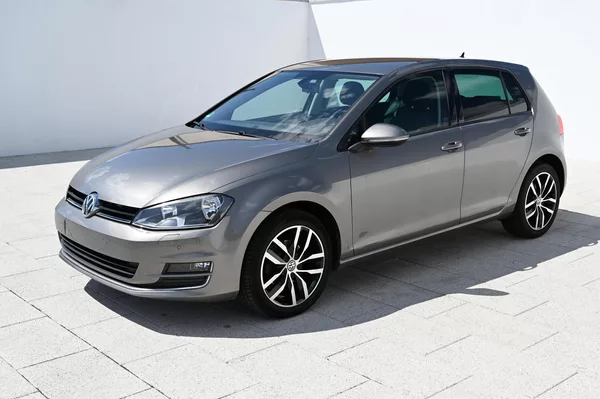 Volkswagen Golf 1.2TSI 81KW BMT rezervace