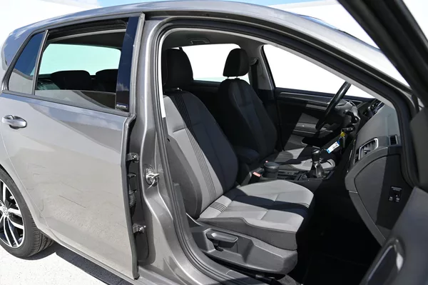 Volkswagen Golf 1.2TSI 81KW BMT rezervace - foto 28