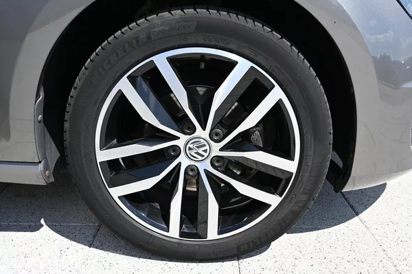 Volkswagen Golf 1.2TSI 81KW BMT rezervace - foto 34