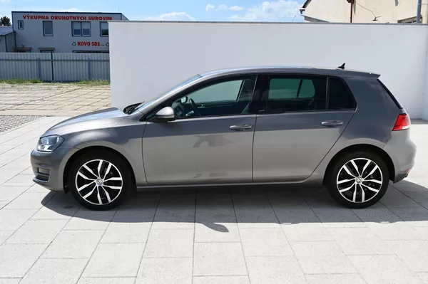 Volkswagen Golf 1.2TSI 81KW BMT rezervace - foto 8