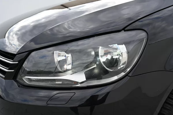 Volkswagen Touran 2.0TDI 103KW Life 10/2013 - foto 10