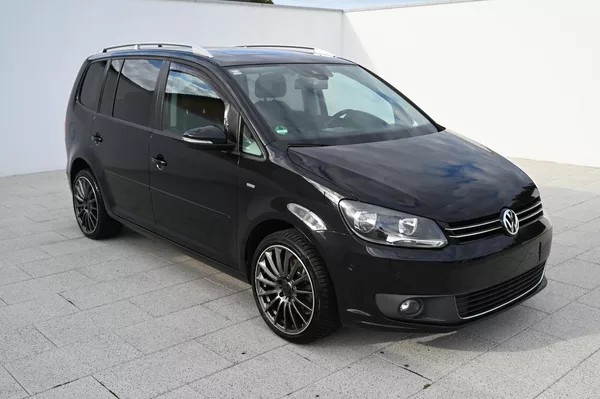 Volkswagen Touran 2.0TDI 103KW Life 10/2013 - foto 3