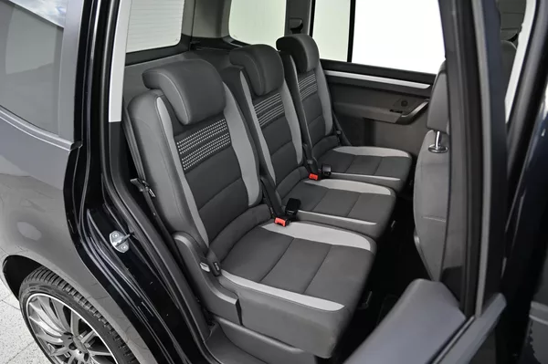 Volkswagen Touran 2.0TDI 103KW Life 10/2013 - foto 32