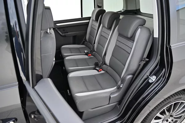 Volkswagen Touran 2.0TDI 103KW Life 10/2013 - foto 34