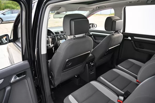 Volkswagen Touran 2.0TDI 103KW Life 10/2013 - foto 35