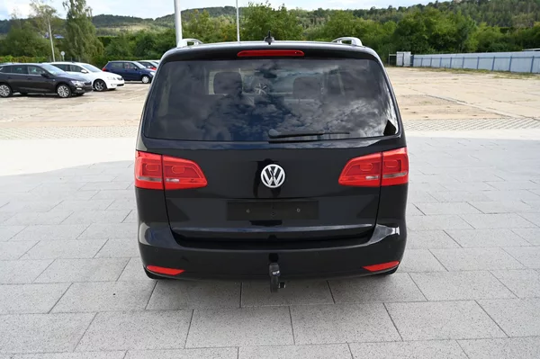 Volkswagen Touran 2.0TDI 103KW Life 10/2013 - foto 6