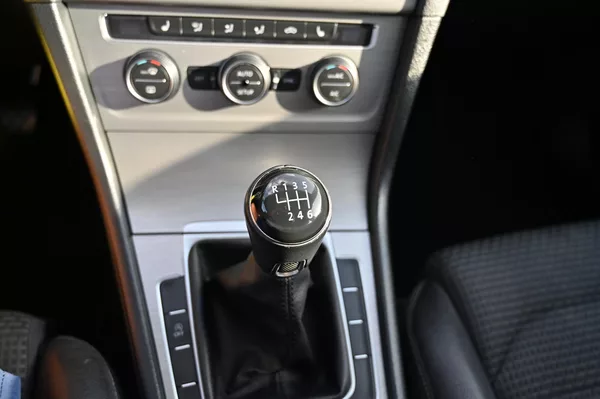 Volkswagen Golf VII 1.2TSI 77KW POHON ŘEMEN - foto 14
