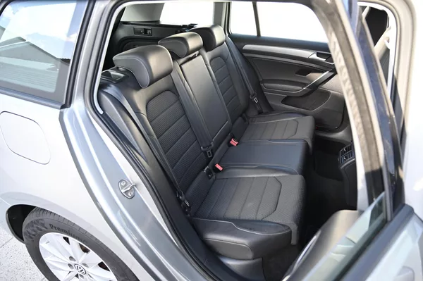 Volkswagen Golf VII 1.2TSI 77KW POHON ŘEMEN - foto 27