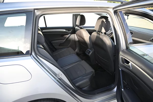 Volkswagen Golf VII 1.2TSI 77KW POHON ŘEMEN - foto 28
