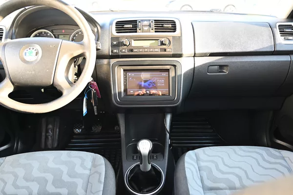 Škoda Fabia 1.6i 16V 77KW Style 10/2008 - foto 10