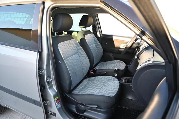 Škoda Fabia 1.6i 16V 77KW Style 10/2008 - foto 24