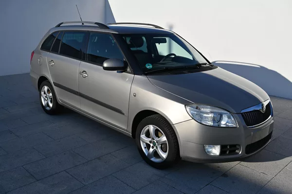 Škoda Fabia 1.6i 16V 77KW Style 10/2008 - foto 3