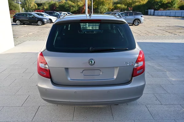 Škoda Fabia 1.6i 16V 77KW Style 10/2008 - foto 6