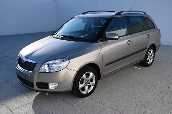 Škoda Fabia 1.6i 16V 77KW Style 10/2008 - foto 8