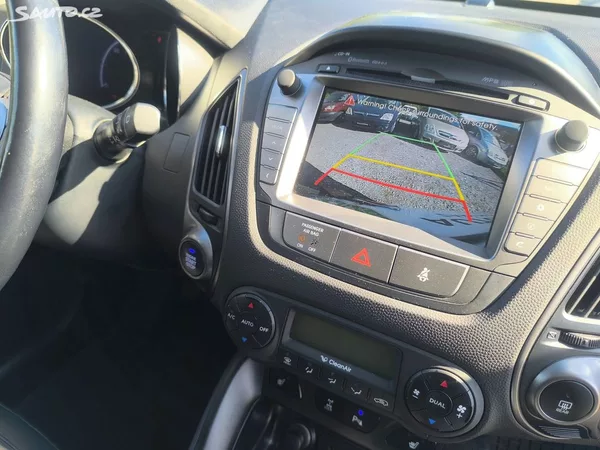 Hyundai ix35 2.0D4X4,90KM,MAX VÝBAVA,KRÁSNÝ - foto 16
