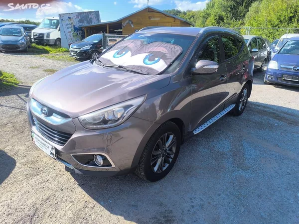 Hyundai ix35 2.0D4X4,90KM,MAX VÝBAVA,KRÁSNÝ - foto 3