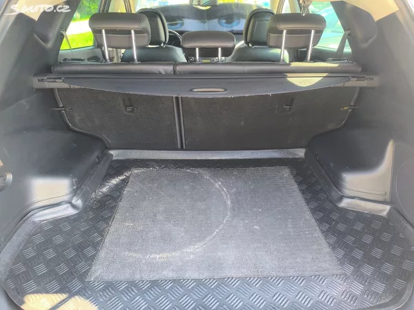 Hyundai ix35 2.0D4X4,90KM,MAX VÝBAVA,KRÁSNÝ - foto 9