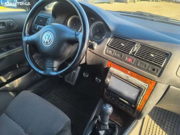 Volkswagen Golf TDI 4X4,PĚKNÝ,VÝBAVA,SERVISKA - foto 11