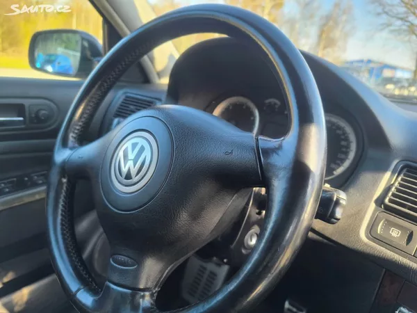 Volkswagen Golf TDI 4X4,PĚKNÝ,VÝBAVA,SERVISKA - foto 13