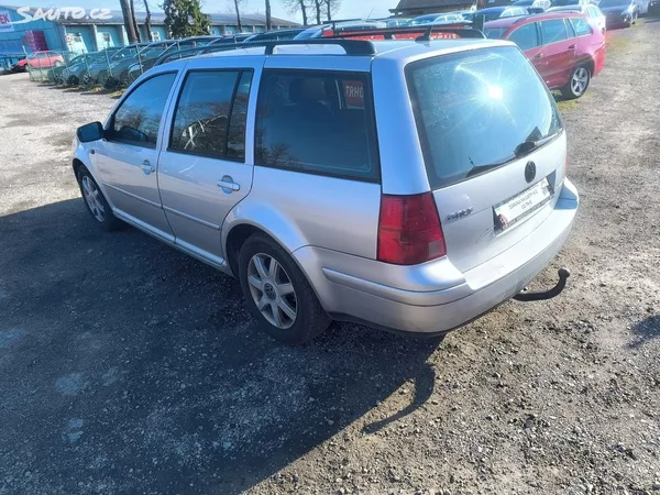 Volkswagen Golf TDI 4X4,PĚKNÝ,VÝBAVA,SERVISKA - foto 5