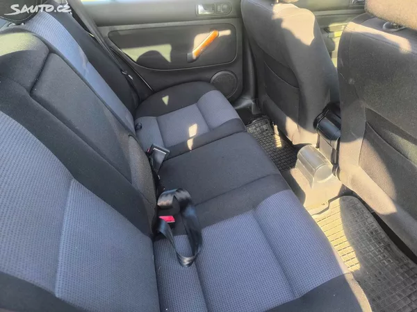 Volkswagen Golf TDI 4X4,PĚKNÝ,VÝBAVA,SERVISKA - foto 8