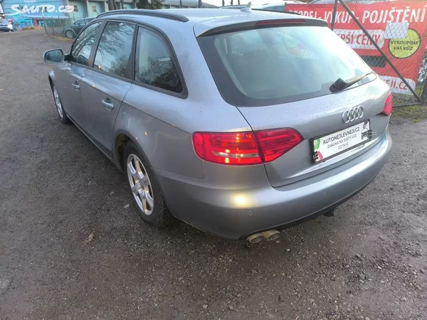 Audi A4 KRÁSNÁ,130KM,SERVISKA,1MAJITEL - foto 4