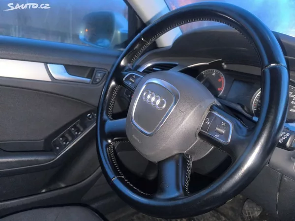 Audi A4 KRÁSNÁ,130KM,SERVISKA,1MAJITEL - foto 9
