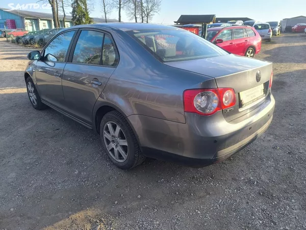 Volkswagen Jetta 1,9TDI BEZ DPF,KRÁSNÁ,220T.KM - foto 5