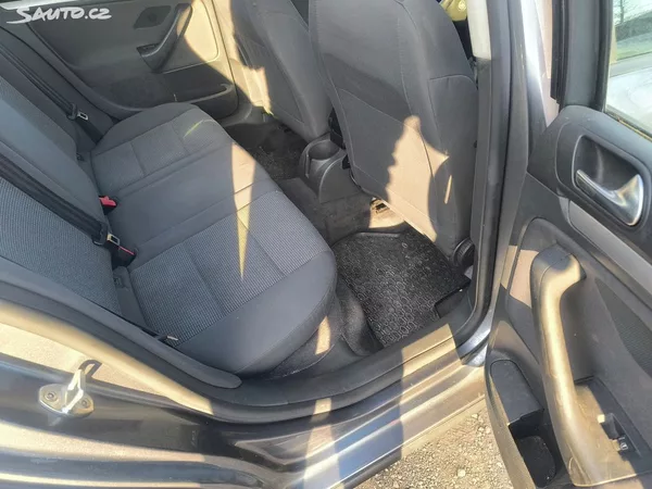 Volkswagen Jetta 1,9TDI BEZ DPF,KRÁSNÁ,220T.KM - foto 9