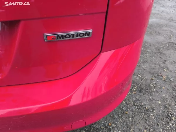 Volkswagen Golf 2.0TDI4X4,VÝBAVA,KRÁSNÝ,SERVIS - foto 6