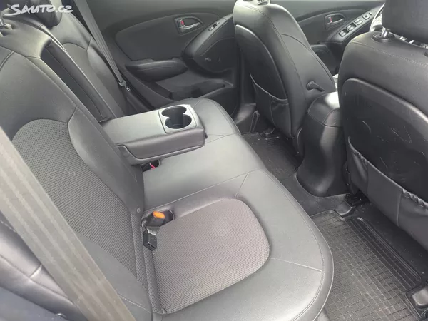 Hyundai ix35 2.0D4X4,70KM,MAX VÝBAVA,KRÁSNÝ - foto 11