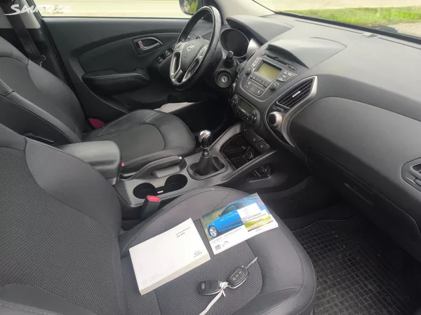 Hyundai ix35 2.0D4X4,70KM,MAX VÝBAVA,KRÁSNÝ - foto 13