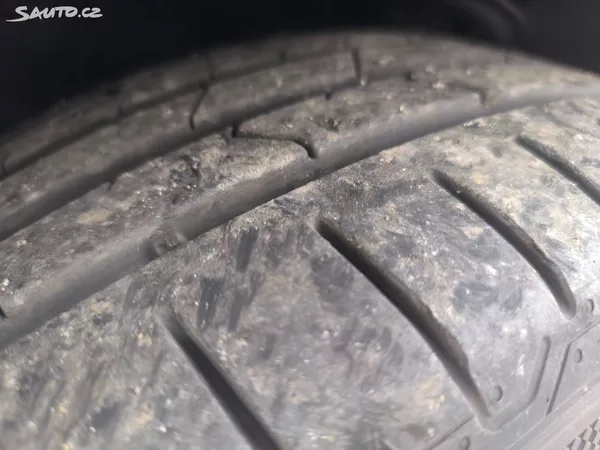 Hyundai ix35 2.0D4X4,70KM,MAX VÝBAVA,KRÁSNÝ - foto 26