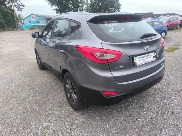 Hyundai ix35 2.0D4X4,70KM,MAX VÝBAVA,KRÁSNÝ - foto 6