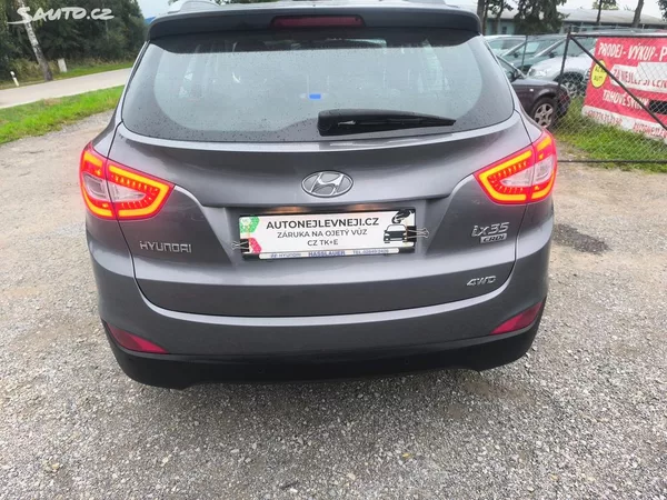 Hyundai ix35 2.0D4X4,70KM,MAX VÝBAVA,KRÁSNÝ - foto 9