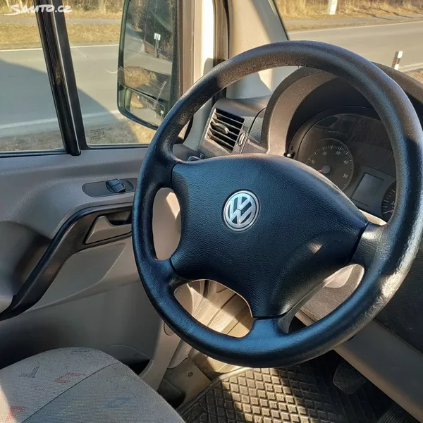 Volkswagen Crafter 7MÍST,KRÁSNÝ,SERVIS,DLOUHÝ3,5M - foto 11