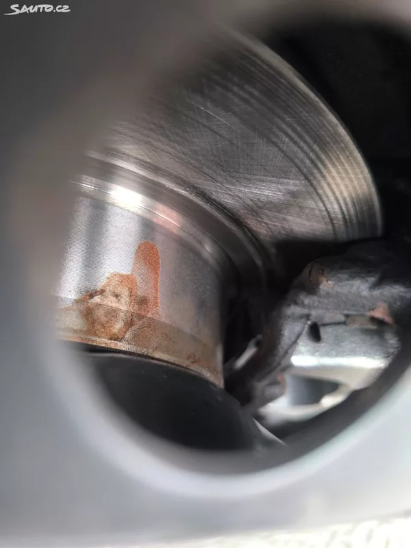Volkswagen Touran TDI,PĚKNÝ,185TKM,SERVISKA,CENA - foto 27