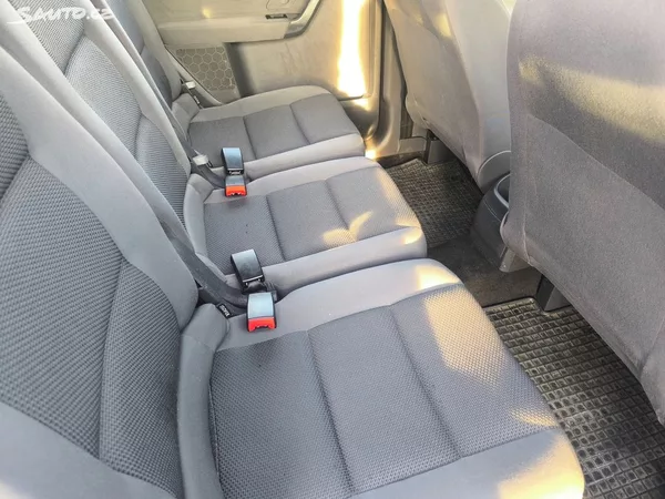 Volkswagen Touran TDI,PĚKNÝ,185TKM,SERVISKA,CENA - foto 7